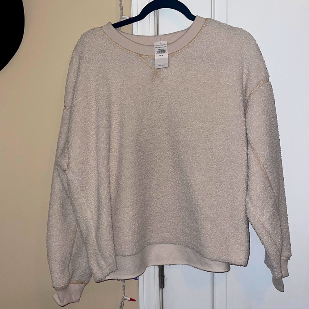 NWT American Eagle Sherpa Crewneck 🤍
